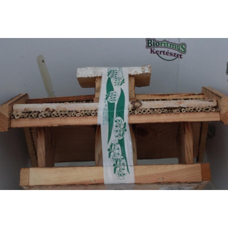 Madáretető 1010 önetetővel