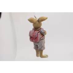 Hátitáskás fiúnyuszi tojással